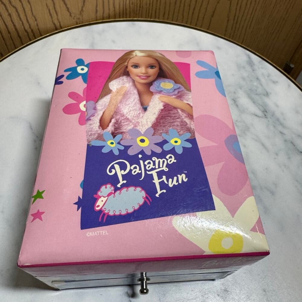 2000 Barbie jewelry box